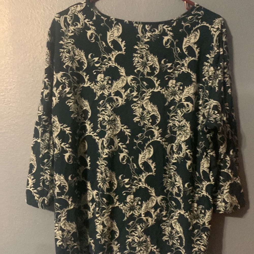 ❤️Adorable stretchy blouse - Picture 3 of 6